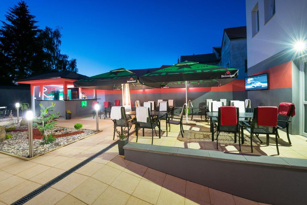 Relax21 Hotel Uhersky Ostroh Exterior foto
