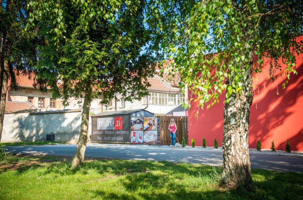 Relax21 Hotel Uhersky Ostroh Exterior foto